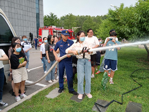 好看的长发女生头像(优选22张)